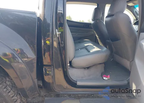 2011 Toyota Tacoma Prerunner V6 z USA, uszkodzony, nr VIN 3TMJU4GN6BM112934